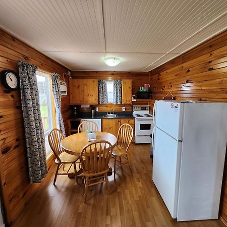Cavendish Bosom Buddies Cottage Resort Extérieur photo