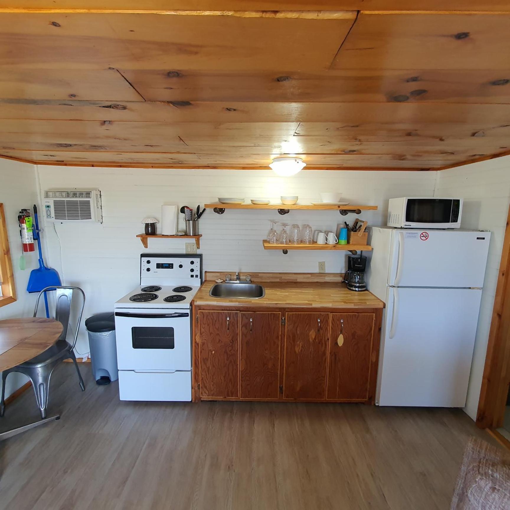Cavendish Bosom Buddies Cottage Resort Extérieur photo