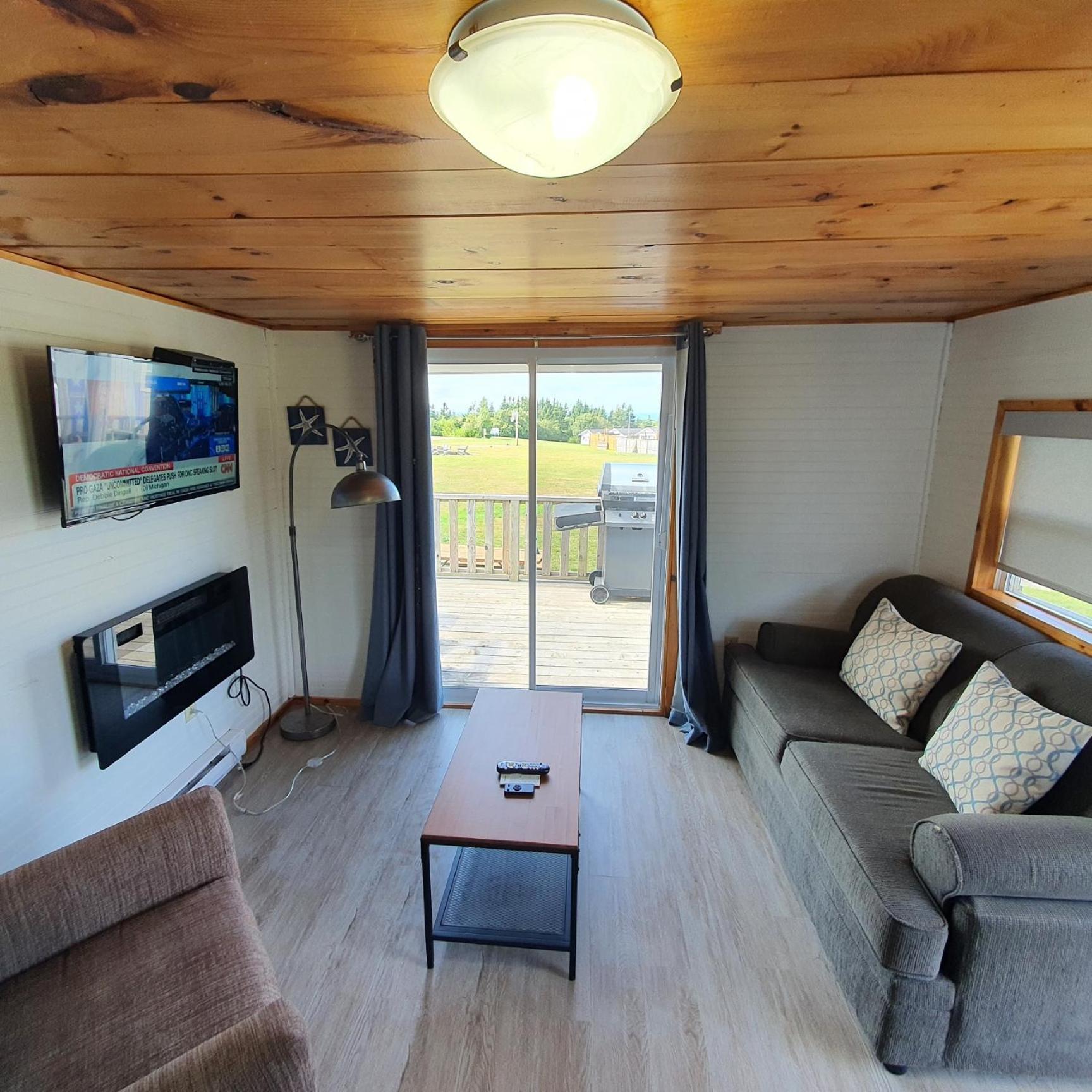 Cavendish Bosom Buddies Cottage Resort Extérieur photo